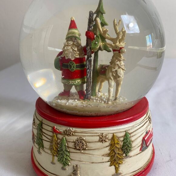 Chritmas Snow Globe w/ Santa and Reindeer Musical " Jingle bells " - Picture 5 of 10